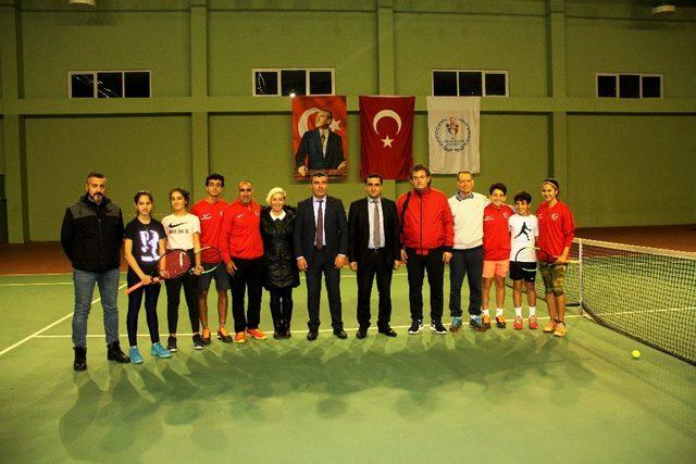 Tenis Federasyonu yetkilileri Mersin’deki tesisleri inceledi