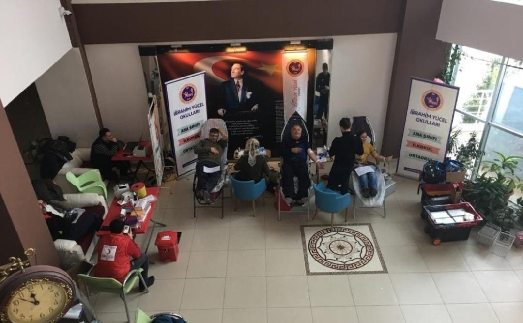 &Ouml;zel İbrahim Y&uuml;cel Okullarında kan bağışı