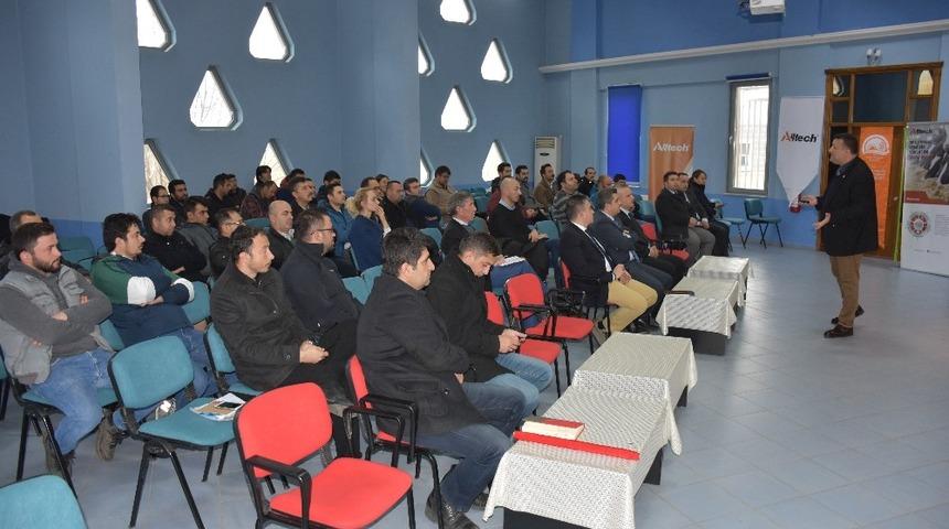 Salihli’de hayvan besleme ve hastalıkları anlatıldı