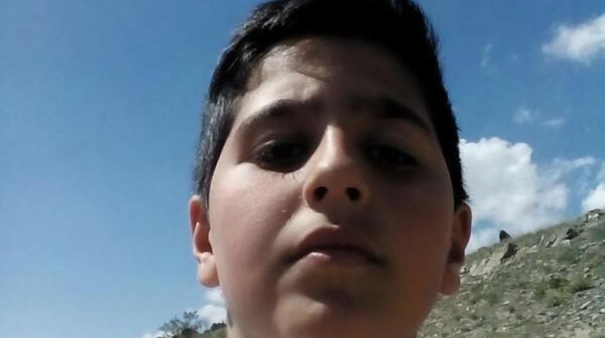 Av t&uuml;feğiyle başından vurulan 13 yaşındaki &ccedil;ocuk hayatını kaybetti