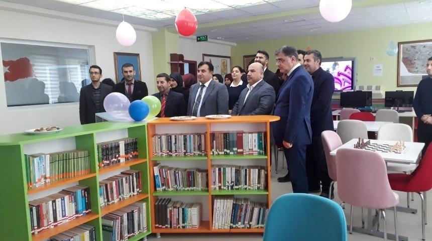 Gerger il&ccedil;esinde &ldquo;Z&rdquo; K&uuml;t&uuml;phane a&ccedil;ıldı