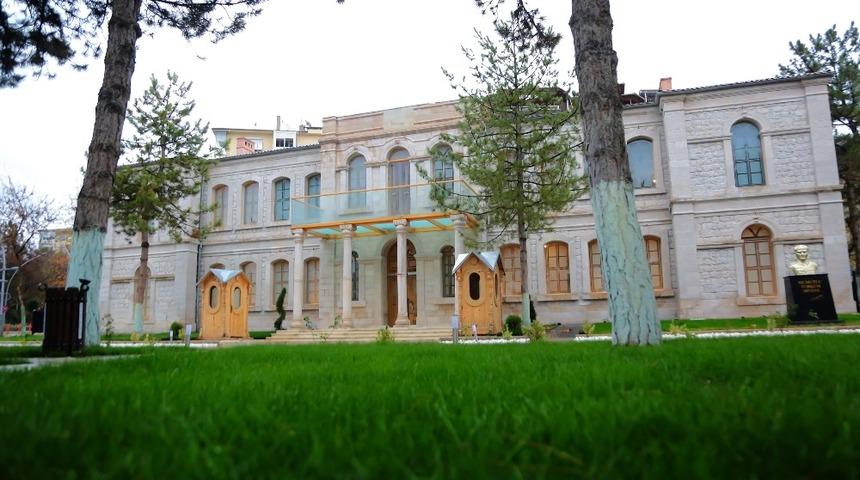 Tarihi bina, eski ihtişamlı g&uuml;nlerine kavuştu