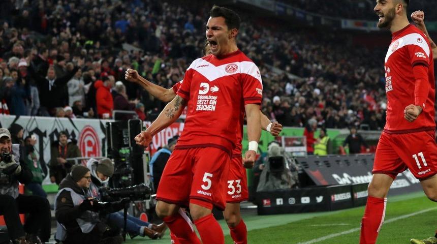 Kaan Ayhan, Bundesliga'yı salladı