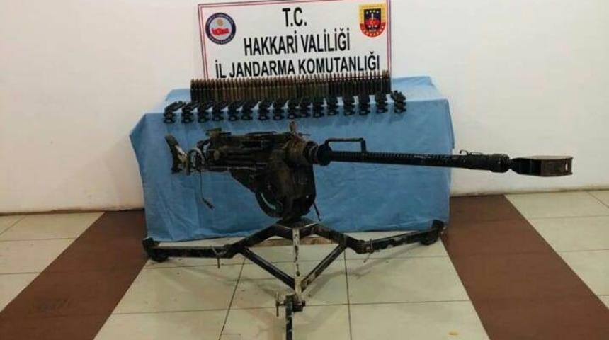Hakkari kırsalında Dok&ccedil;a makineli t&uuml;fek ele ge&ccedil;irildi