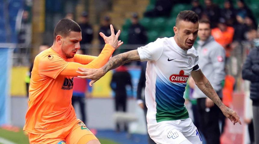Karşılıklı penaltılar ka&ccedil;tı, Rizespor ile Alanyaspor berabere kaldı: 1-1