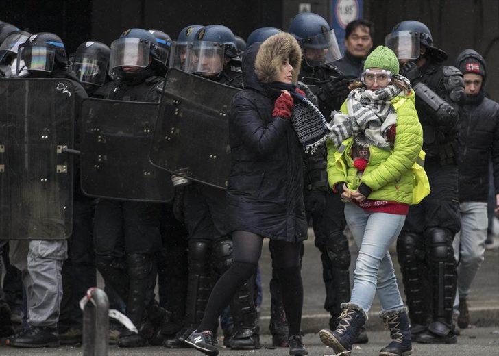 Fransa'daki gösterilerin bilançosu ağır oldu  G3