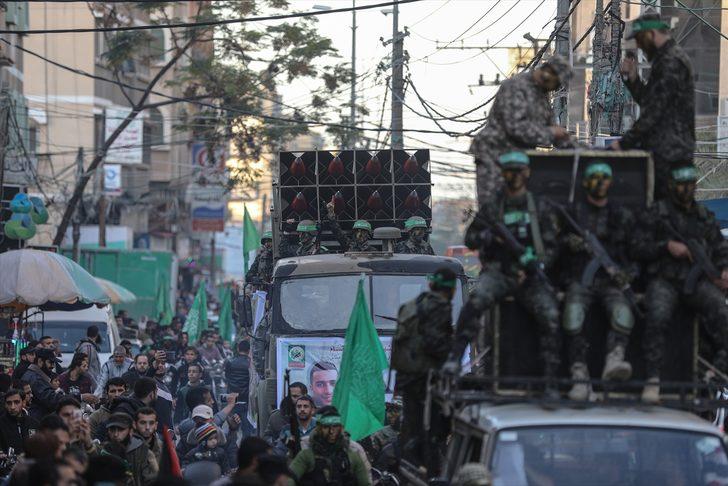 Kassam Tugaylarından Gazze'de askeri geçit  G5