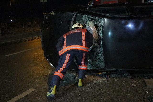 Beyoğlu'nda kaldırıma çarpan araç takla attı: 1 yaralı