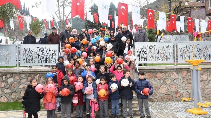 İzmit&rsquo;te engelli dostu park a&ccedil;ıldı