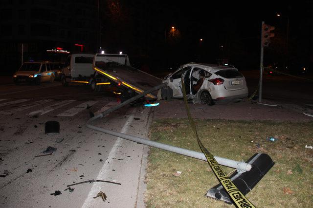 Polisin şehit olduğu kazada çarpan aracın hızı 135 kilometreymiş