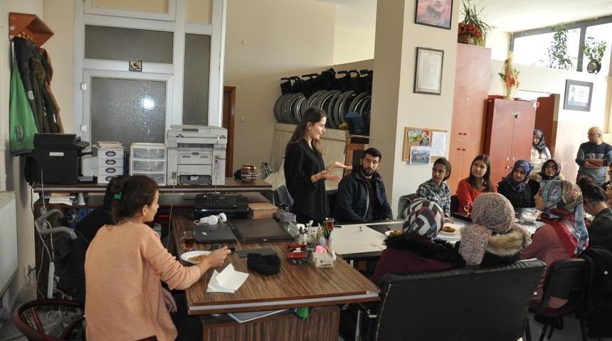 Kars TEMA Vakfı&rsquo;ndan engellilere &lsquo;mavi kapak&rsquo; desteği