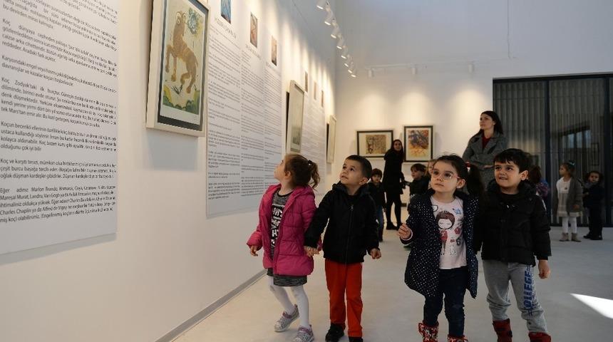 &Ccedil;ocuklar Dali resimleriyle tanıştı