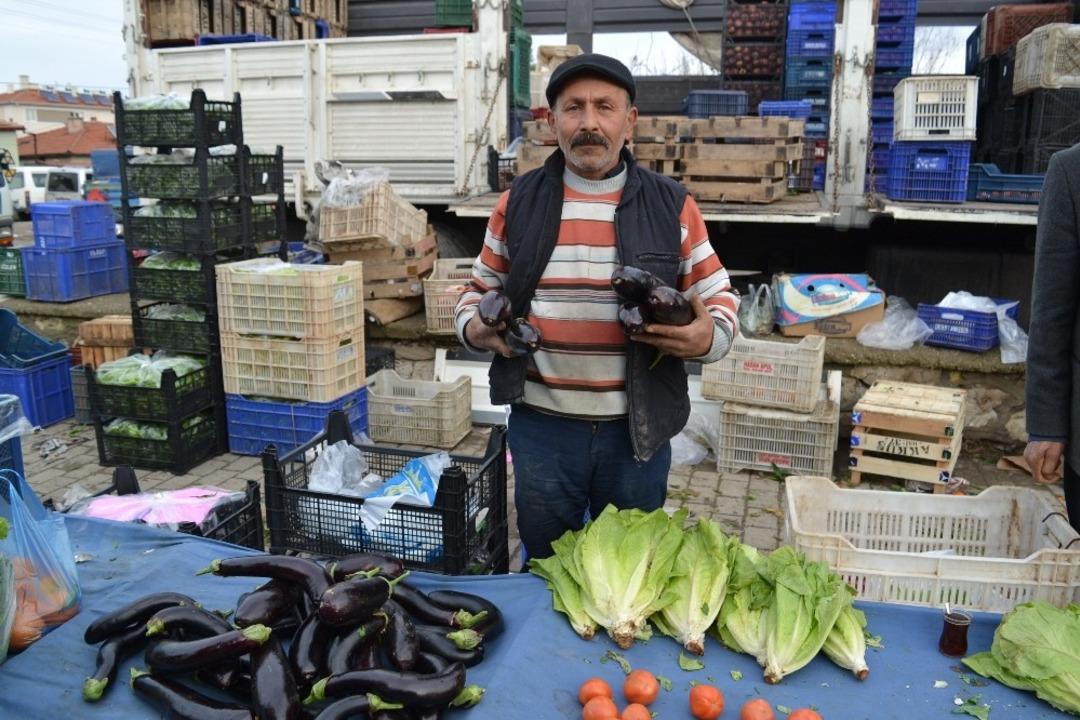 Patlıcanın fiyatı cep yakıyor