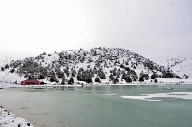 Erzincan Ergan Dağı Kayak Merkezinde kayak sezonu açıldı
