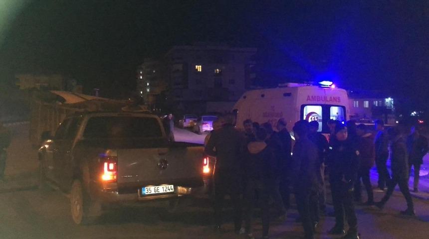 Kamyonetle &ccedil;arpışan minib&uuml;s devrildi: 2 yaralı