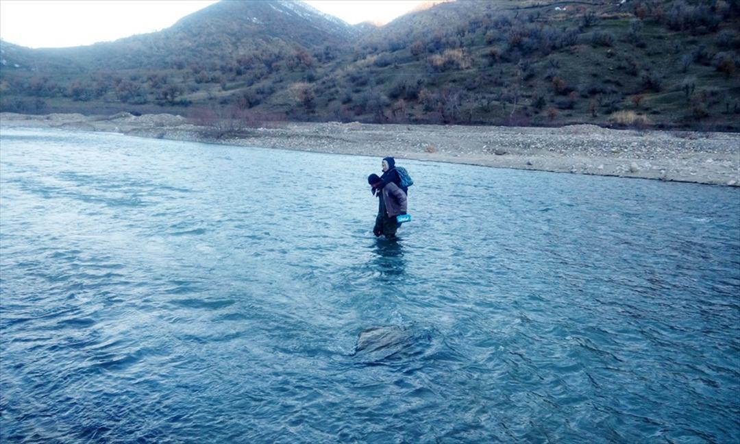 3 Yıl boyunca sırtında taşıdı, fedakar babanın &ccedil;ilesi bitiyor 