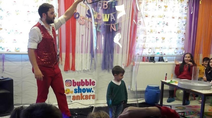 Minik &ouml;ğrencilere g&ouml;n&uuml;llerince eğlendi