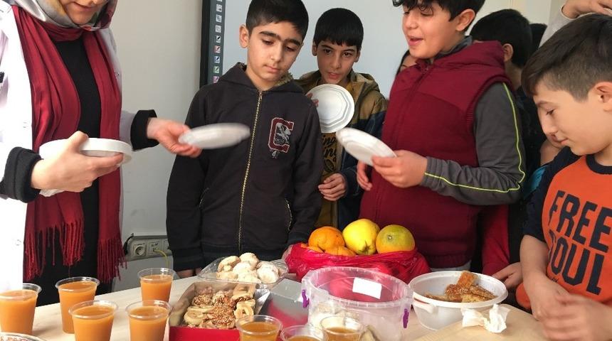 Bilgi Evi &ouml;ğrencileri Yerli Malı Haftası&rsquo;nı kutladı