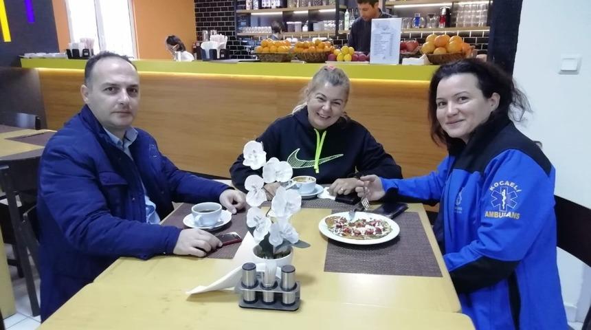 Beyaz Kalpler ihtiya&ccedil; sahibi &ouml;ğrenciler i&ccedil;in satış yaptı