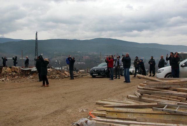 19 tonluk dev Köroğlu heykeli, 65 metre yüksekliğe konuldu