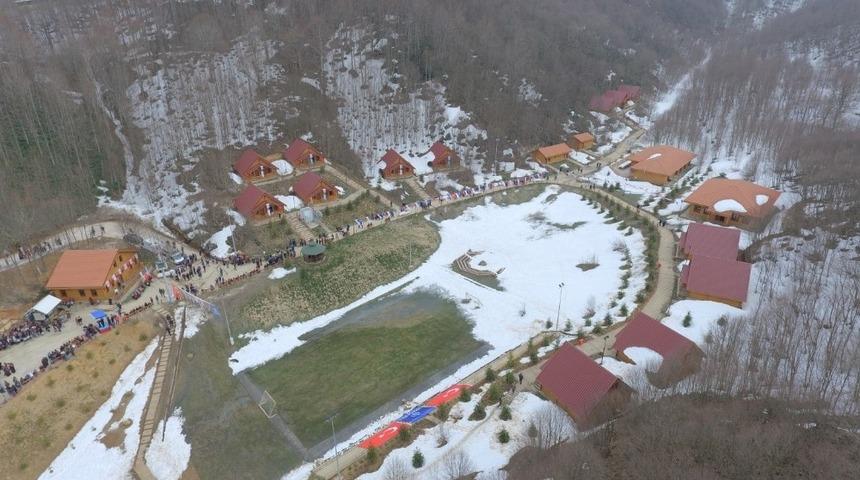 Gen&ccedil;lik kamplarına yoğun ilgi