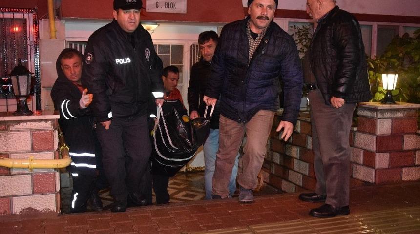 Eşini ve &ccedil;ocuğunu &ouml;ld&uuml;rd&uuml;kten sonra intihar girişiminde bulunan şahıs hayatını kaybetti