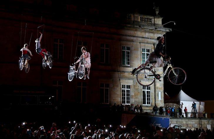 30 bin kişi tarihi meydana akın etti G5