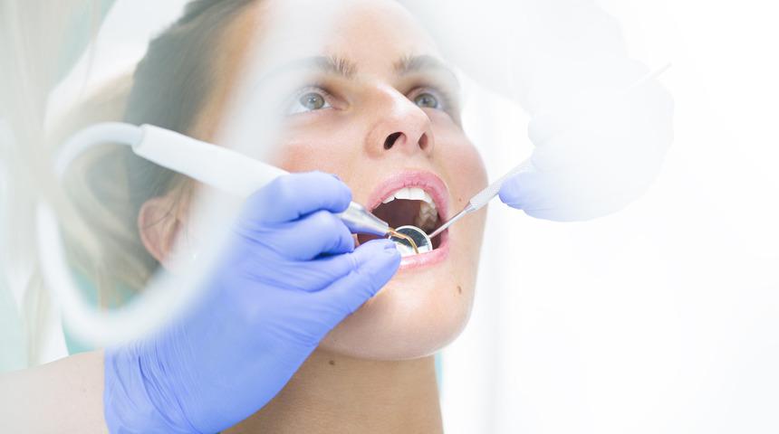 İmplant hakkında bilinmeyenler... Hangi hastalar implant yaptırırken dikkat etmeli? 