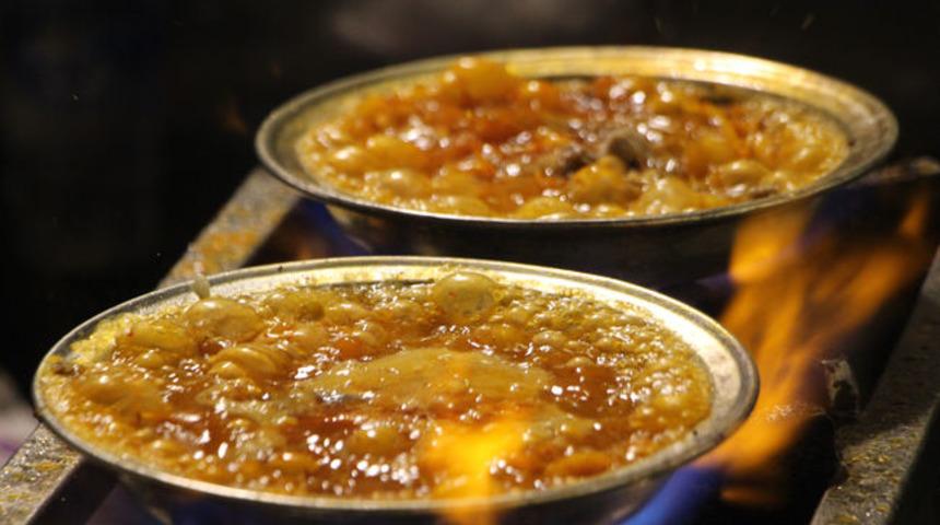 13 saatte yapılıyor! Yemek için sabah 5'te sıraya giriyorlar