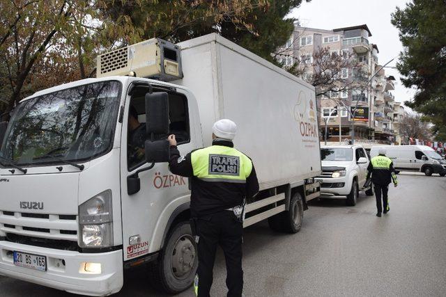 Burdur’da kış lastiği denetimi