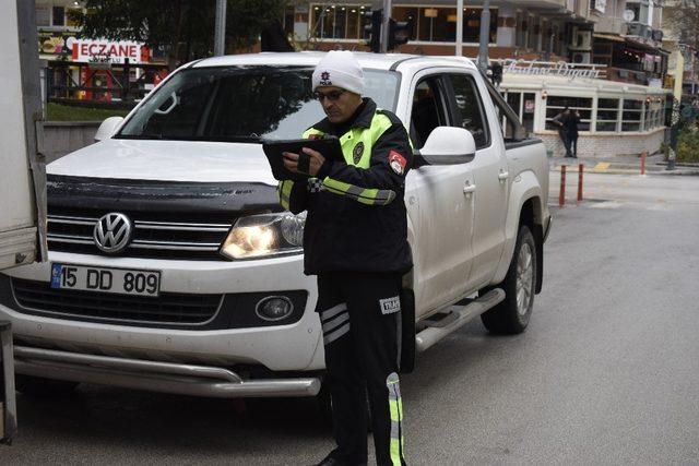 Burdur’da kış lastiği denetimi