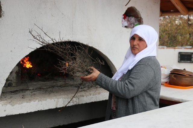 20 yıldır yaptıkları ekşi mayalı köy ekmeği gelir kapıları oldu