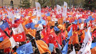 AK Parti Genel Merkezi'nden 50 milyon liralık 'bayrak' çağrısı