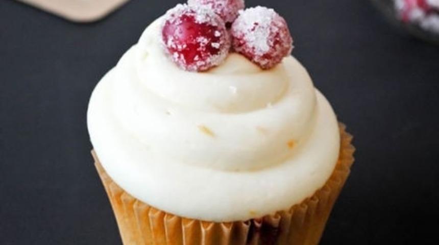 Yaban Mersinli Portakallı Cupcake