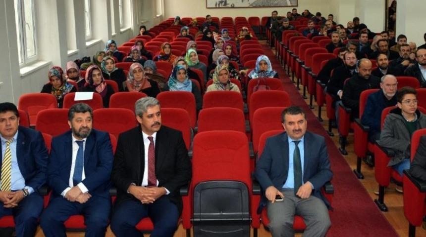 Din g&ouml;revlilerine aile eğitimi verildi