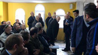 Gergin anlar! AK Partili Fikri Işık, dışarı attırdı