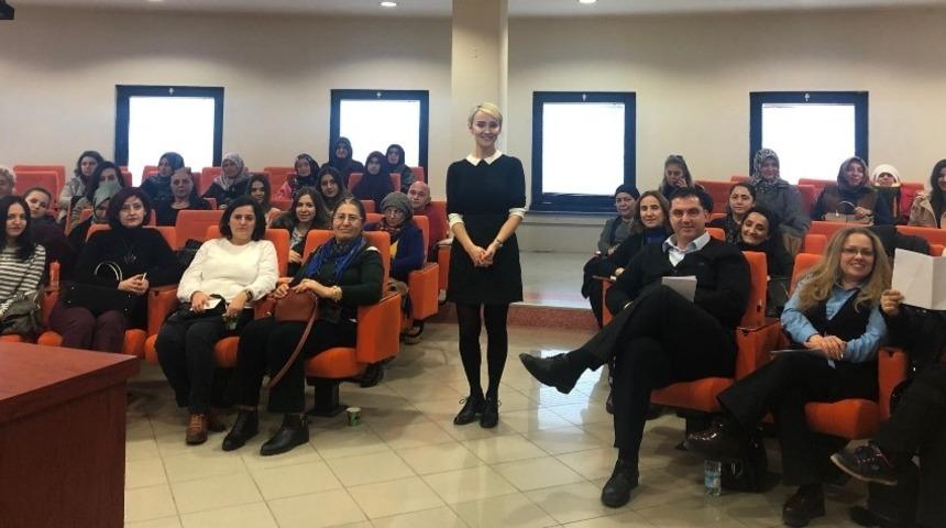 İzmit’te iş kadınlara eğitim semineri verildi
