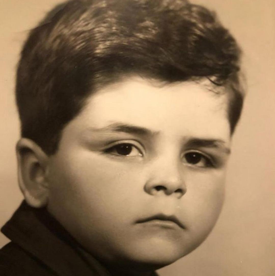 Aradan onlarca yıl ge&ccedil;ti ama o hi&ccedil; değişmedi!