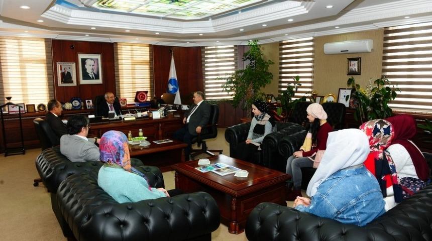 Rekt&ouml;r Battal, Kerk&uuml;kl&uuml; &ouml;ğrencileri kabul etti