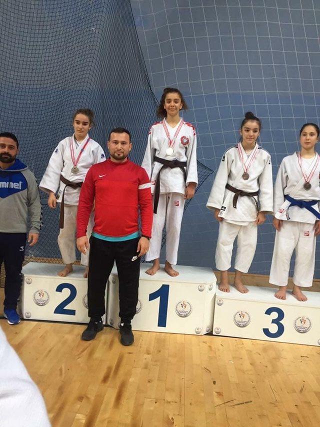 Bilecik Belediye Spor Kulübü Judo Takımından büyük başarı