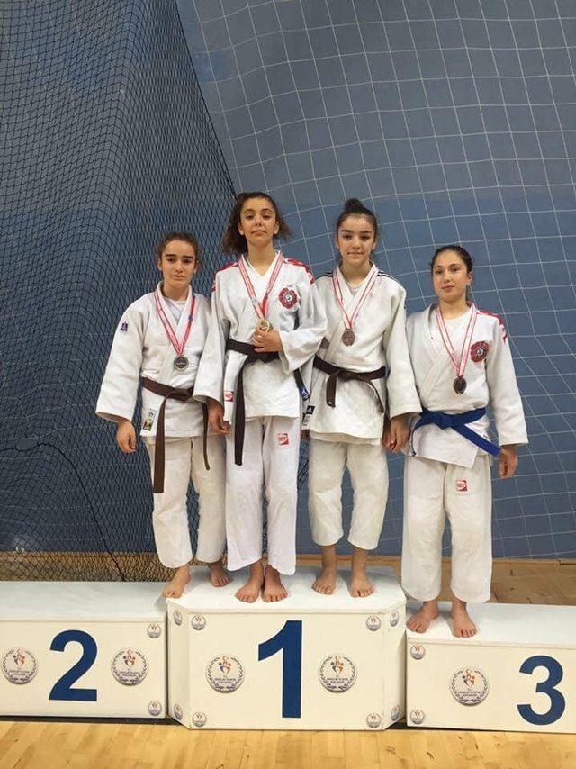 Bilecik Belediye Spor Kulübü Judo Takımından büyük başarı