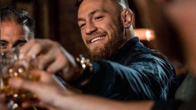 100 milyon dolarlık serveti var ama tek kuruş harcamadan lüks içinde yaşıyor