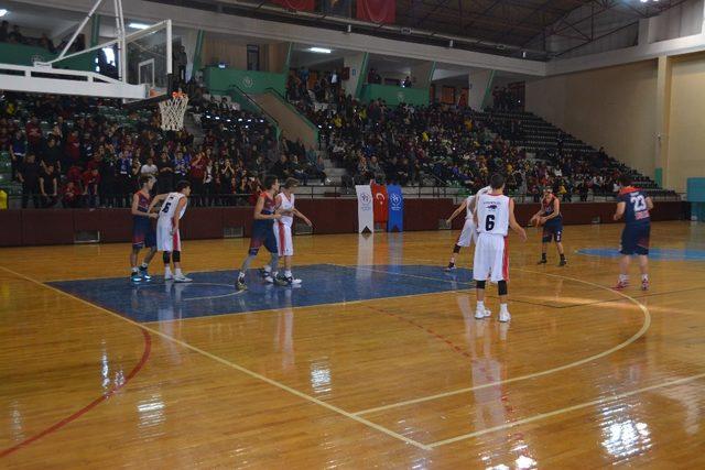 ‘Okul Sporları Basketbol’ yarışmasının şampiyonları belli oldu