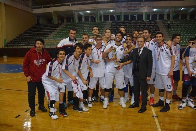 ‘Okul Sporları Basketbol’ yarışmasının şampiyonları belli oldu