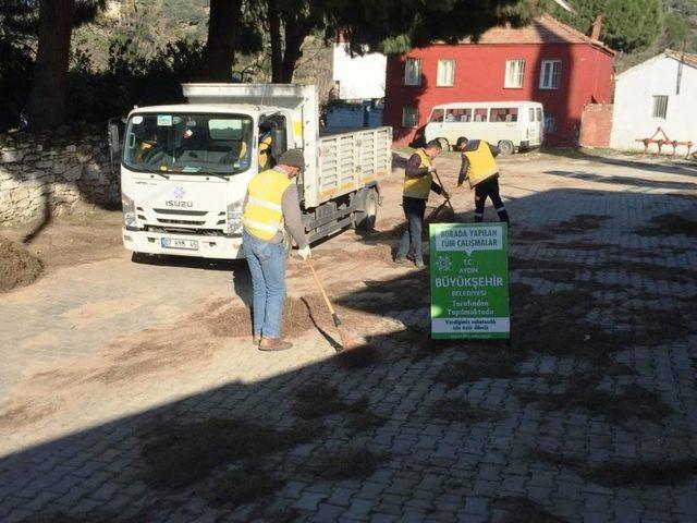 Büyükşehir çevre temizliği çalışmalarını Yağhanlı’da sürdürdü