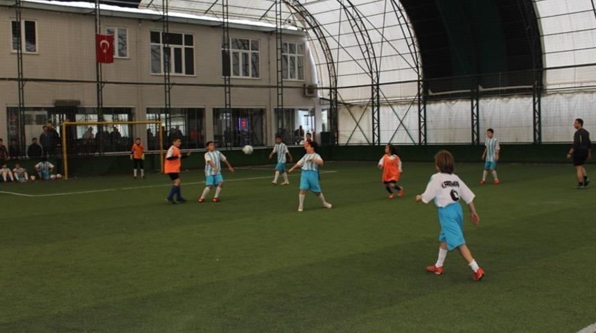 Adapazarı&rsquo;nda miniklerin futbol coşkusu devam ediyor