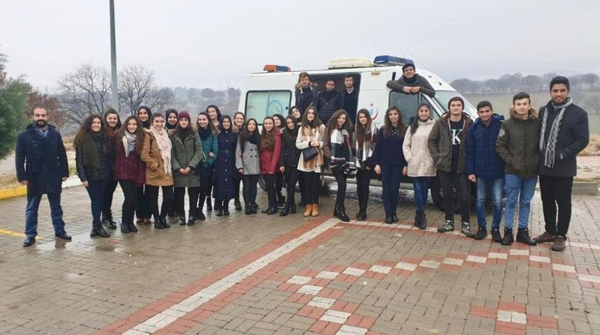 Paramedik &ouml;ğrencilere tam donanımlı ambulans