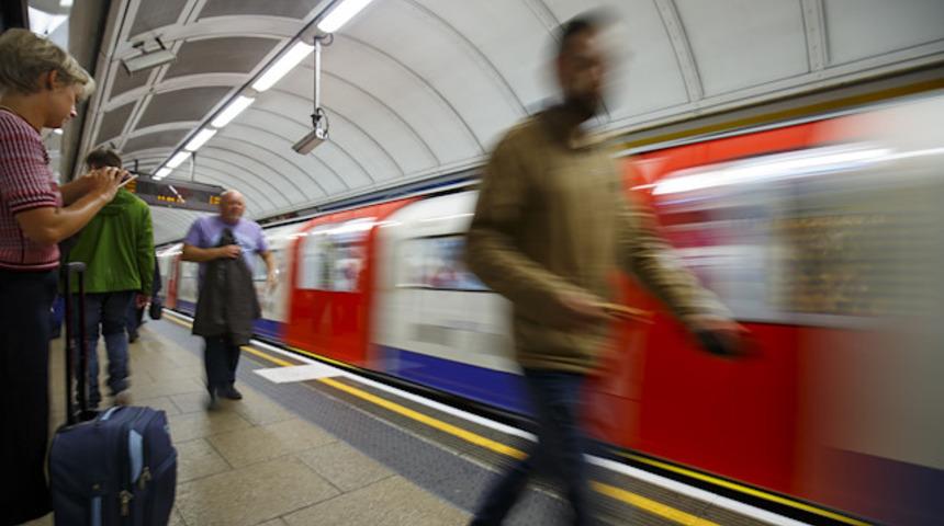   Londra metrosunda makinistlerin maaşı pilot maaşını geçti