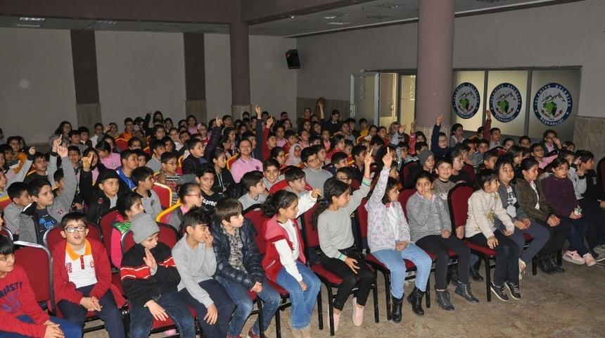 Çocuklara doğa ve hayvan sevgisi aşılandı