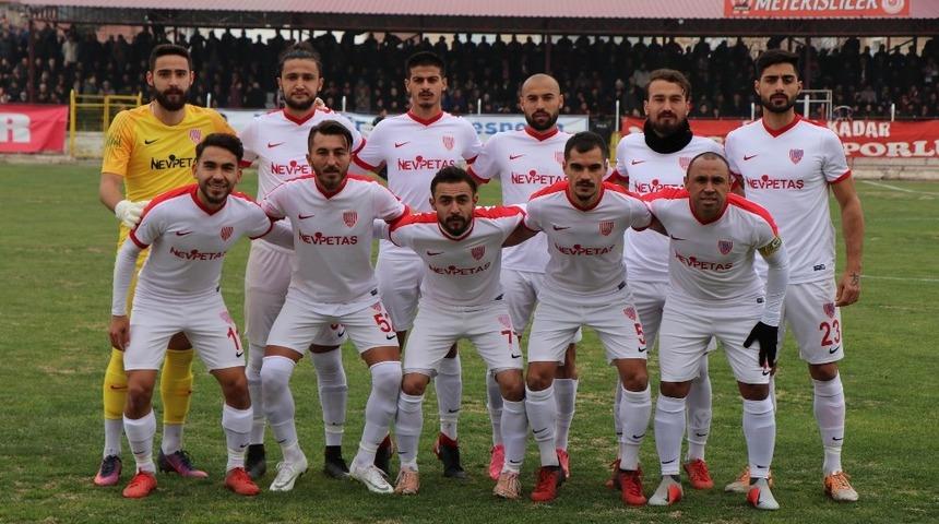 Nevşehir Belediyespor ligin ilk devresini lider tamamladı